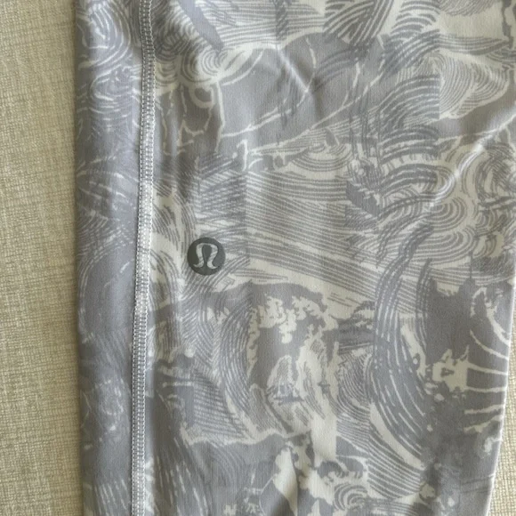 Lululemon printed leggings - Picture 6 of 6